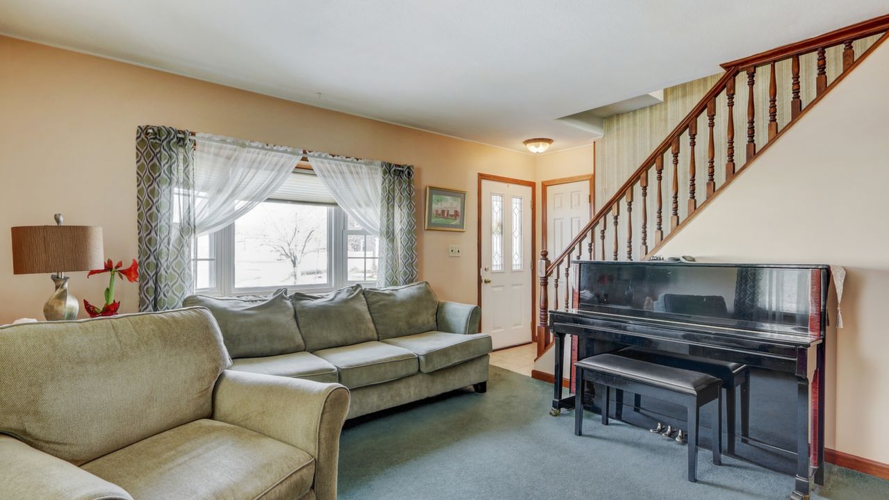 582 Ocean Ave, Massapequa, NY, 11758 Scene 3