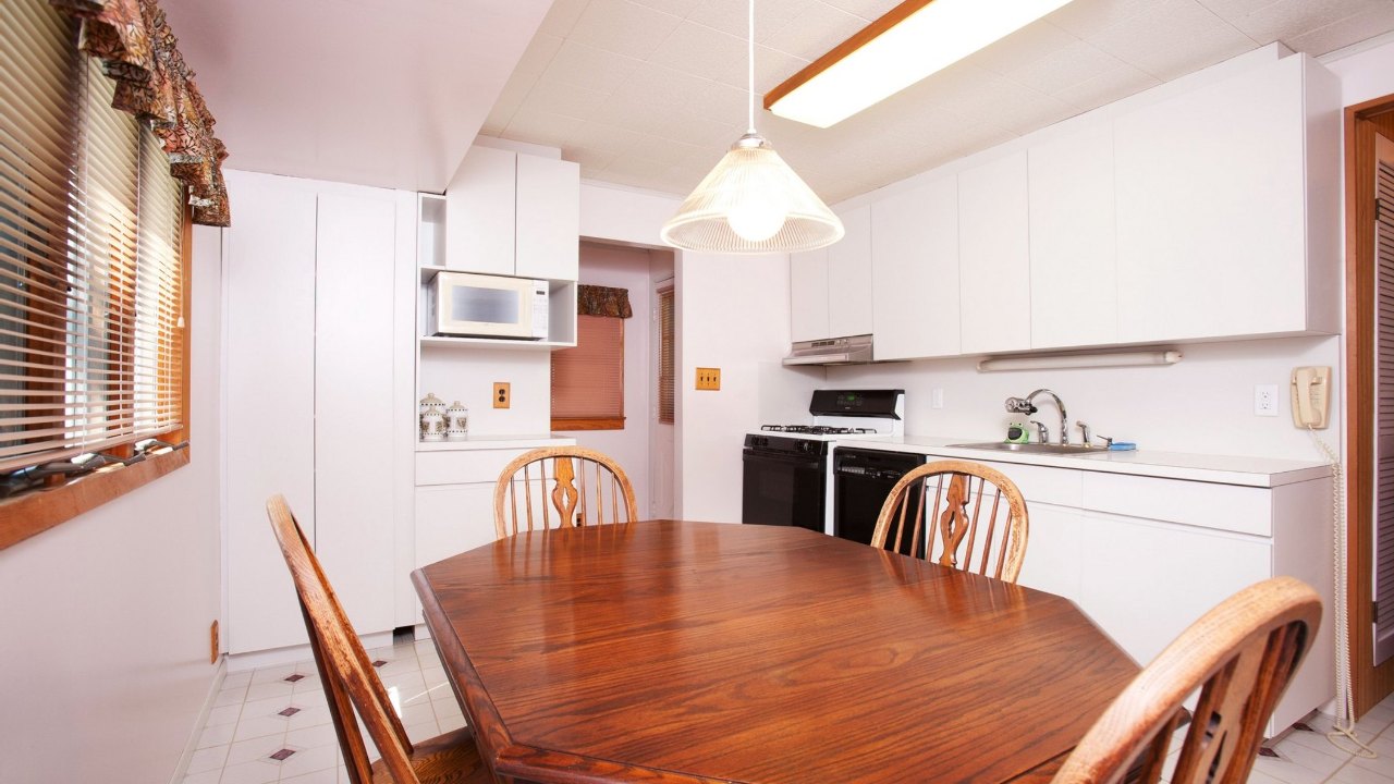 333 Philadelphia Avenue, Massapequa Park, NY, 11762 Scene 3