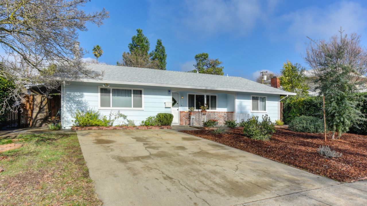 9109 Feather River Way, Sacramento, CA, 95826 Scene 1