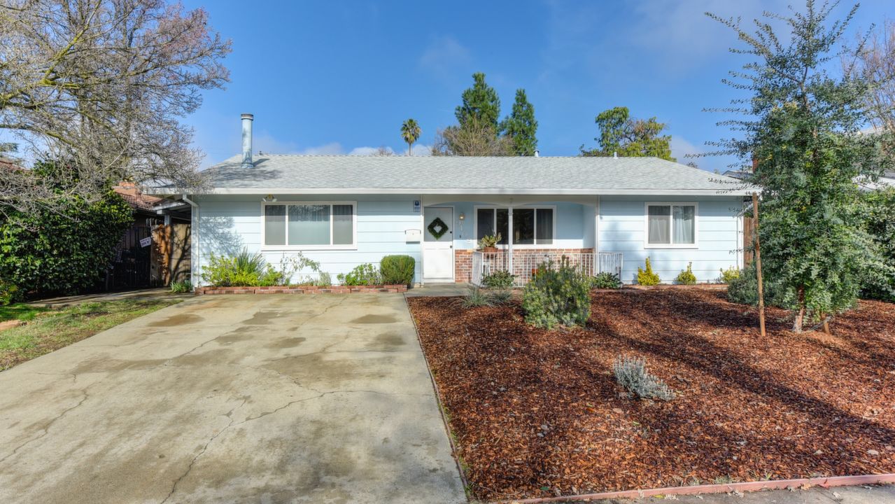 9109 Feather River Way, Sacramento, CA, 95826 Scene 2