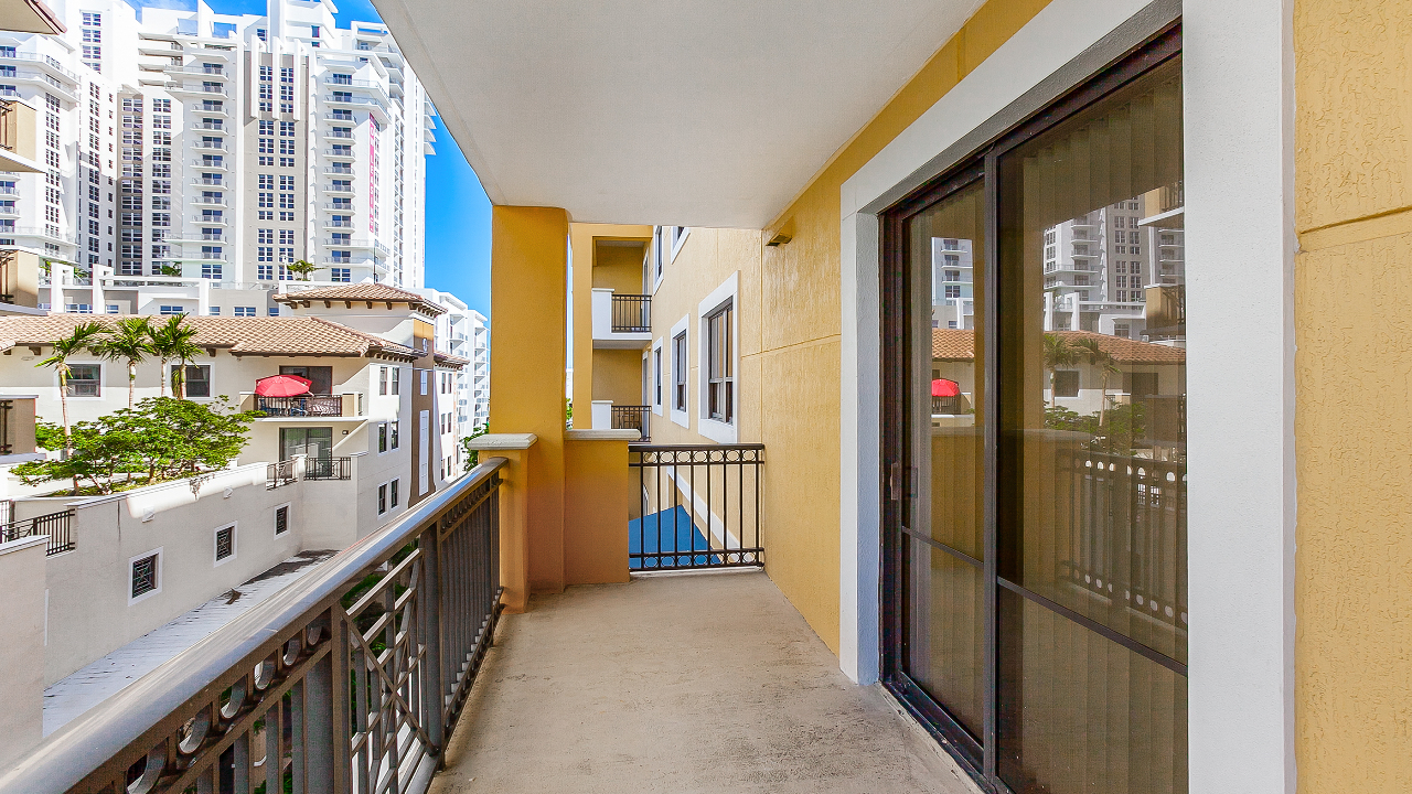 Colonnade-#423-04