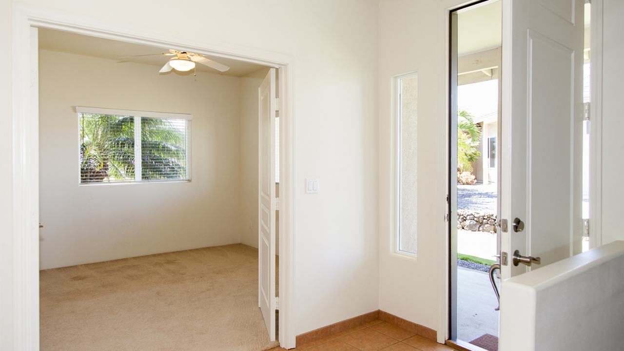 Entry and Office/Bedroom