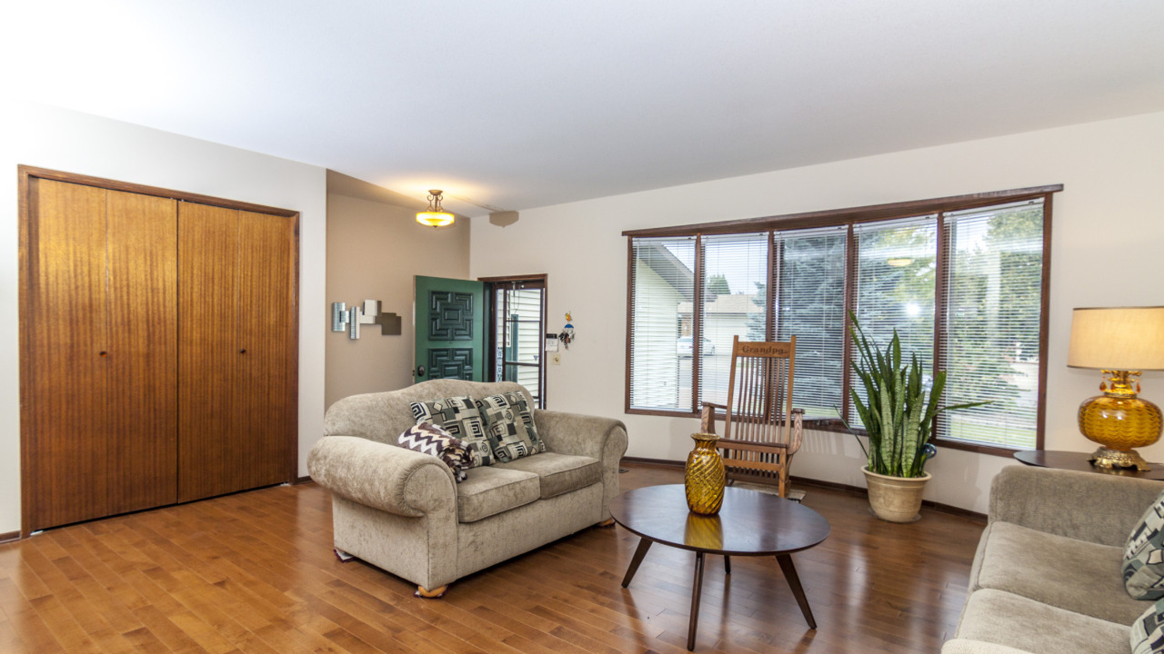 415 Wakabayashi Cres