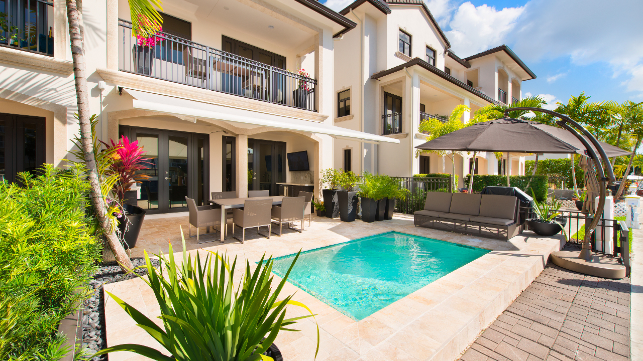 Pool & Patio