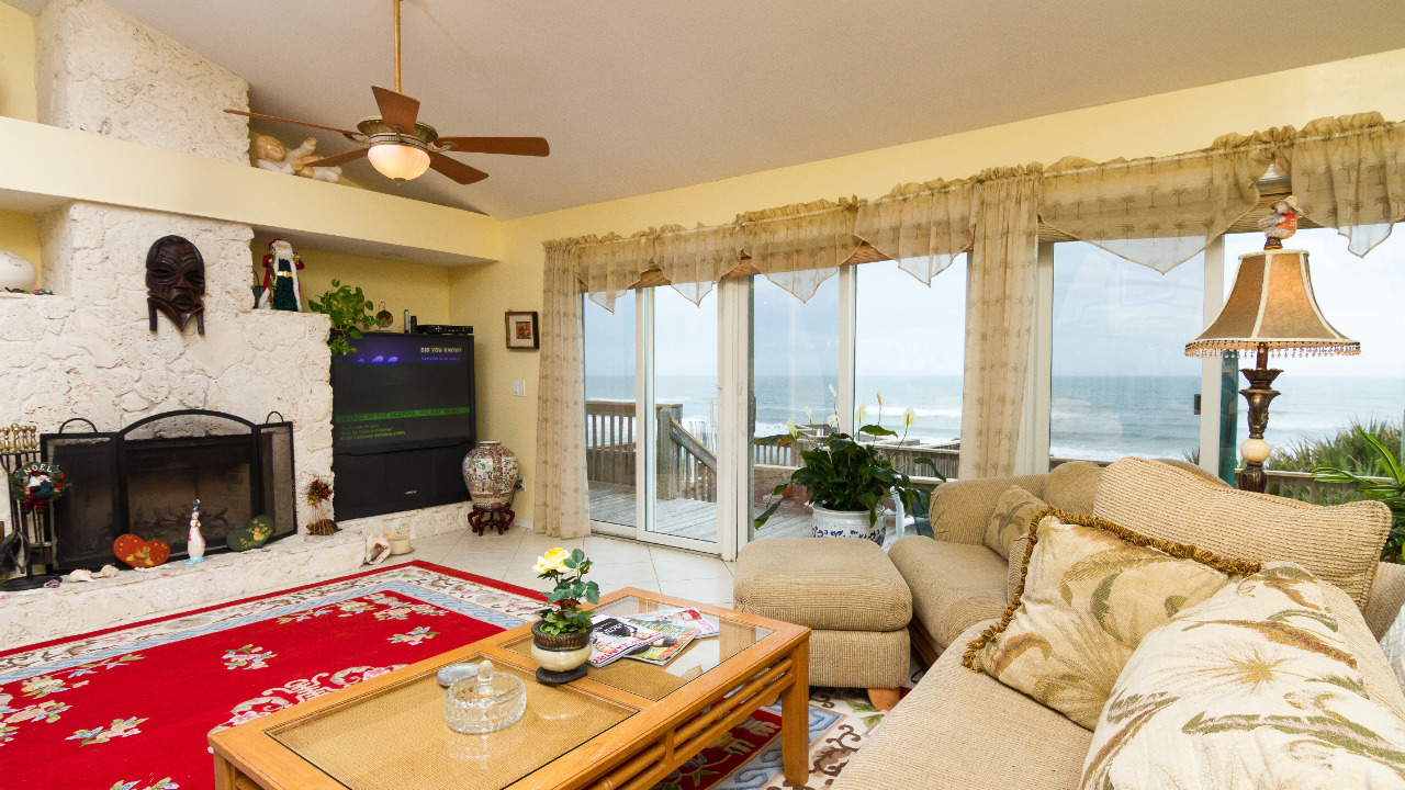 Living Room to Ocean Front Decks