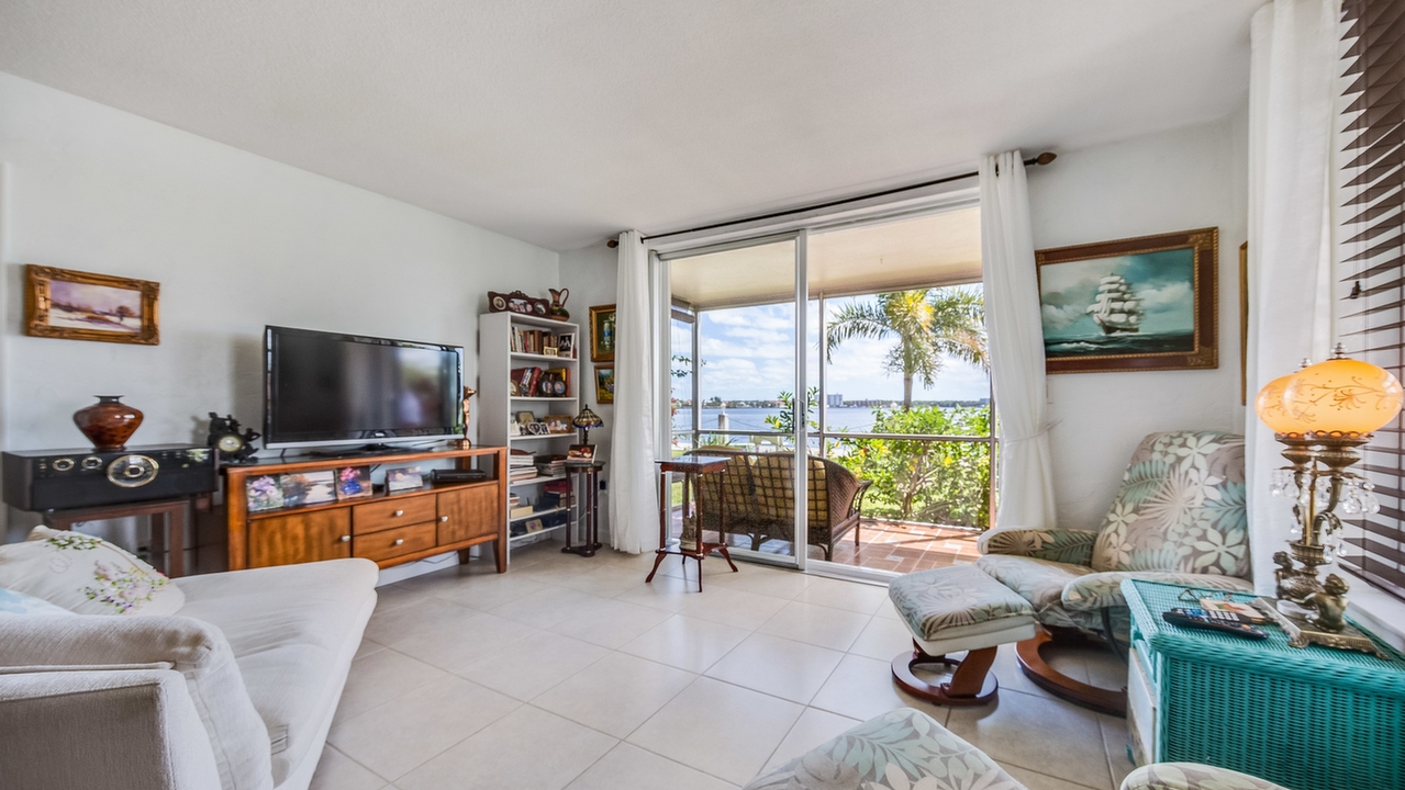 Point-East-4-#P106-02