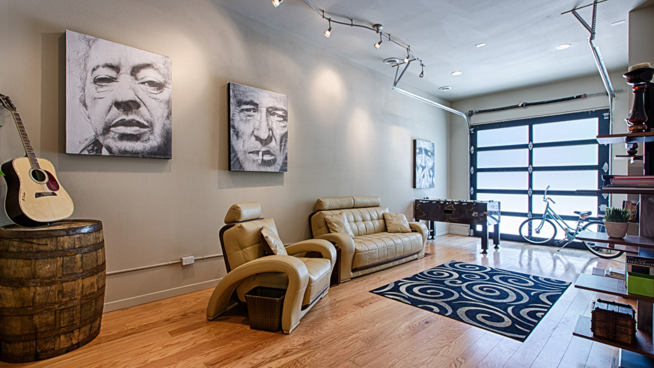 Large Entertaining Area