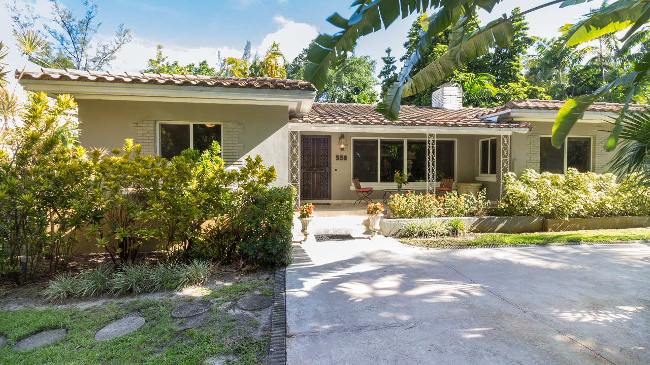 558-NE-118th-St-01