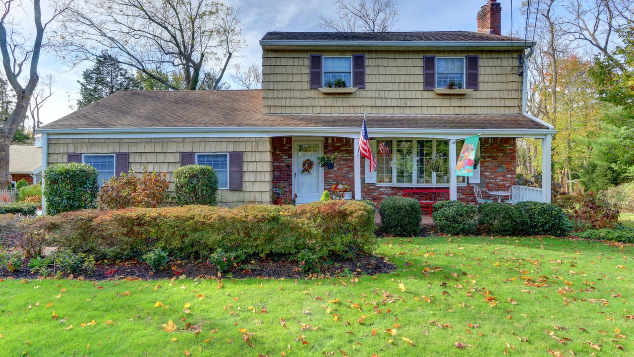 22 Bayview Ave, East Setauket, NY, 11733 Scene 1