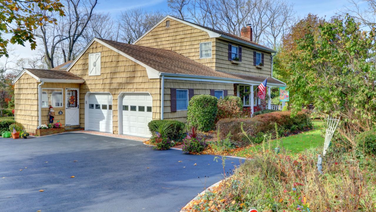 22 Bayview Ave, East Setauket, NY, 11733 Scene 2