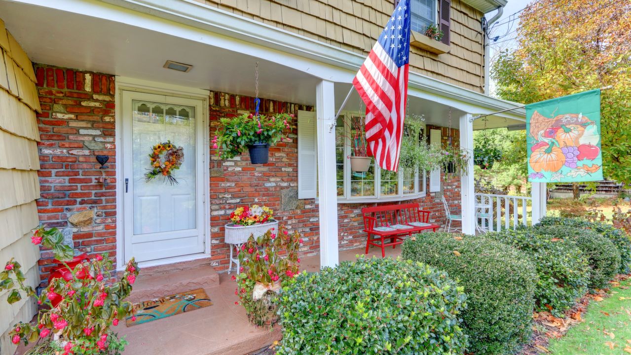 22 Bayview Ave, East Setauket, NY, 11733 Scene 3