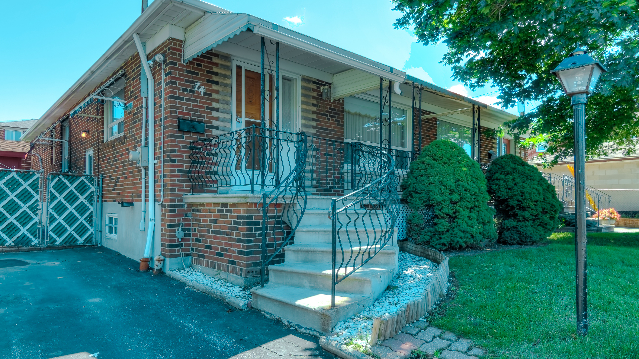 74 Kanarick Crescent, Toronto, ON, M3L 1P4 Scene 3