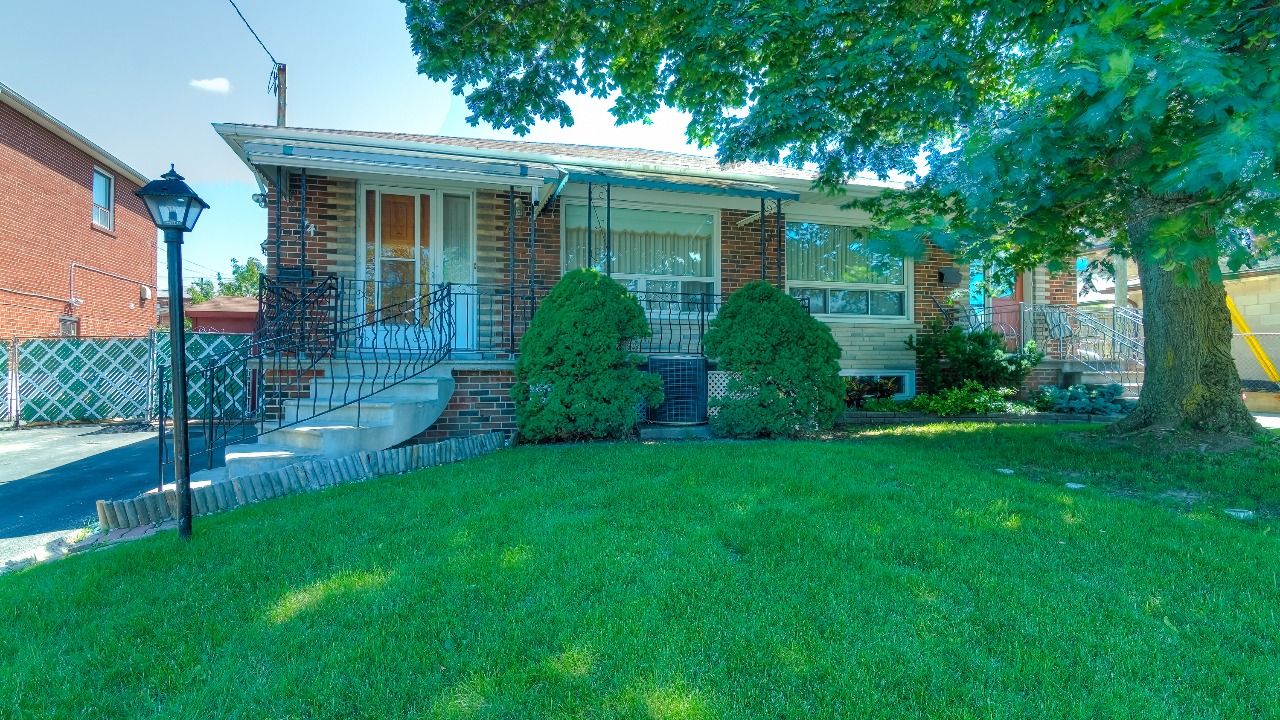 74 Kanarick Crescent, Toronto, ON, M3L 1P4 Scene 2