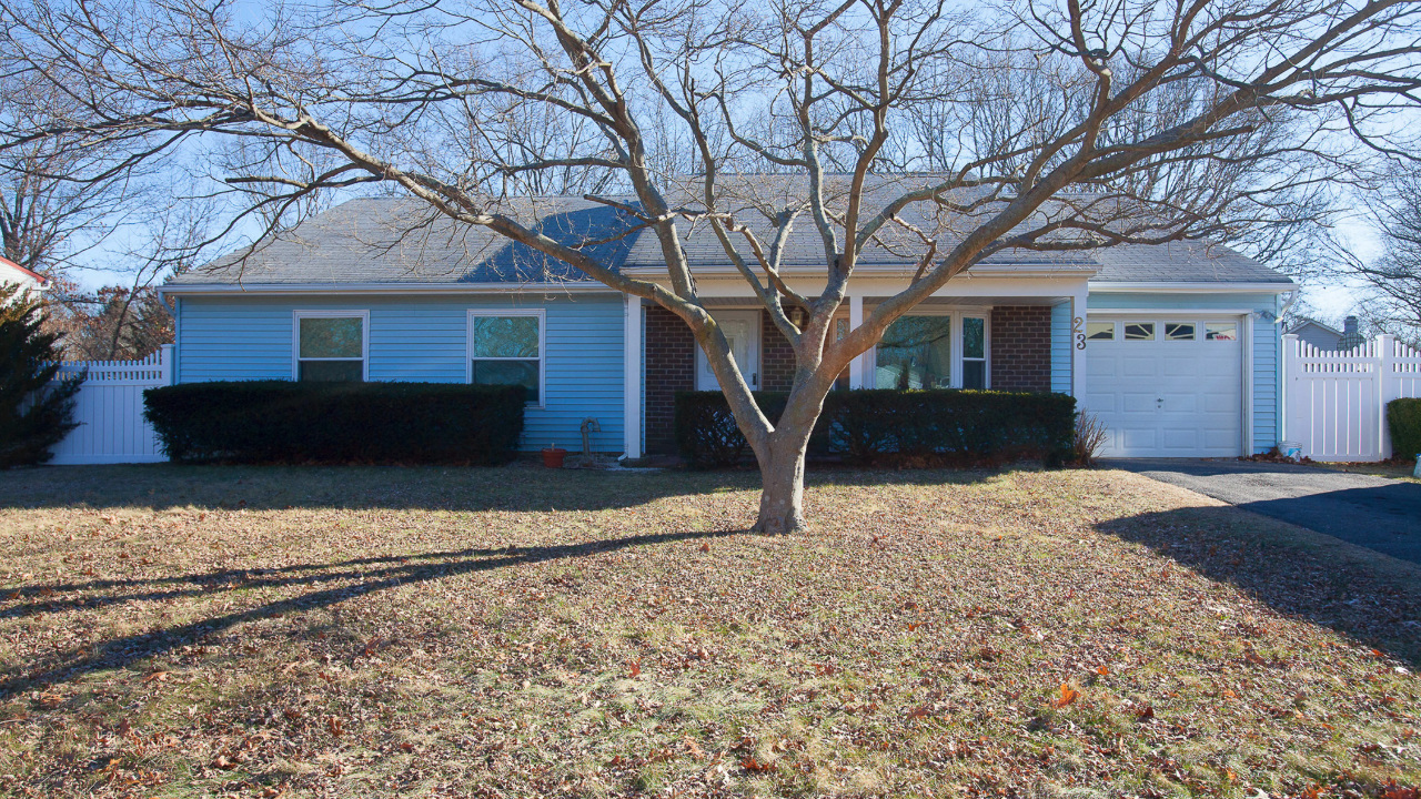 23 Sugarbush Lane, Coram, NY, 11727 Scene 1