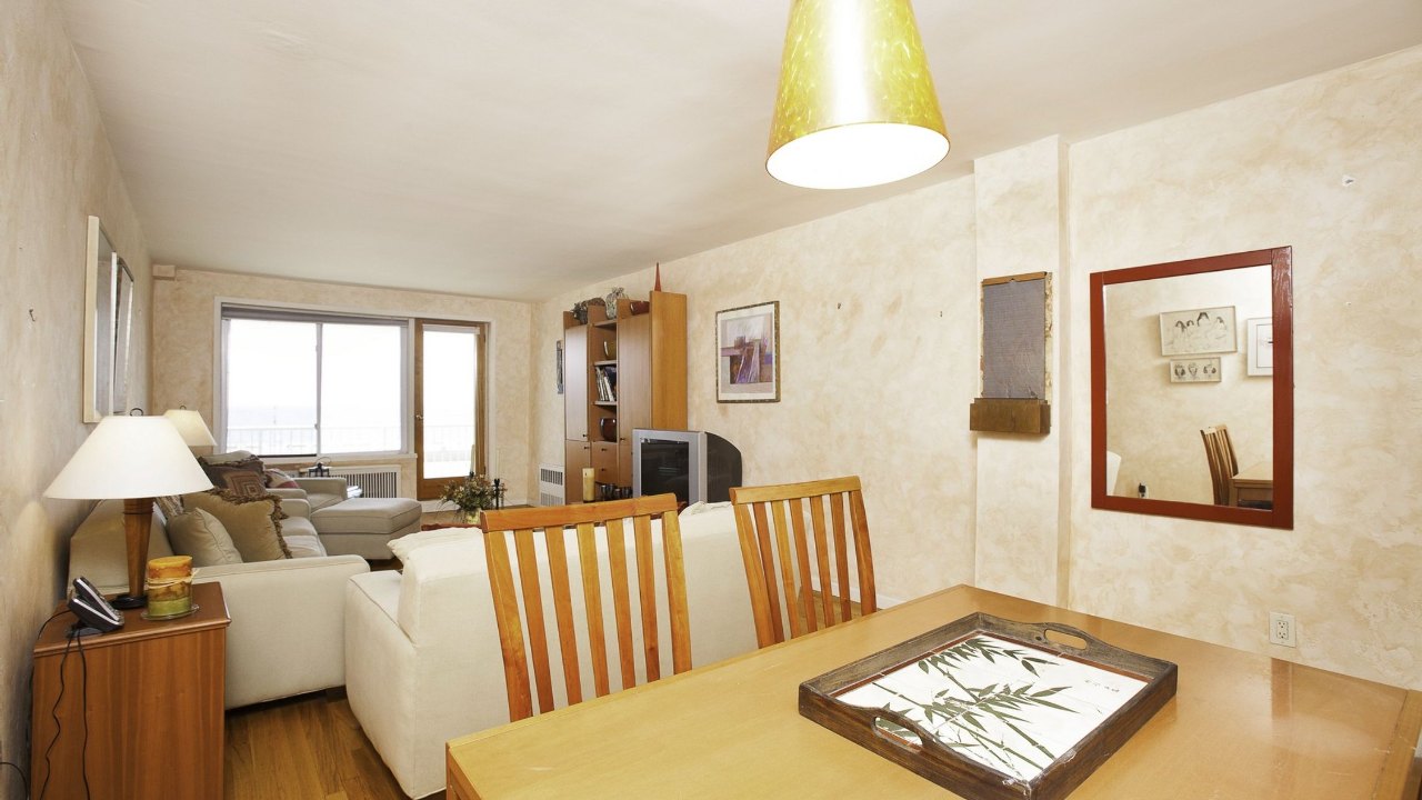 1 East Broadway, Apt 4G, Long Beach, NY, 11561 Scene 3