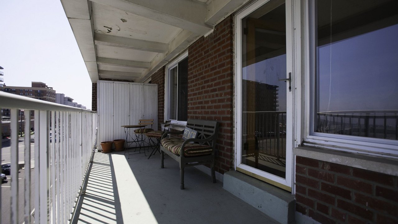 1 East Broadway, Apt 4G, Long Beach, NY, 11561 Scene 4