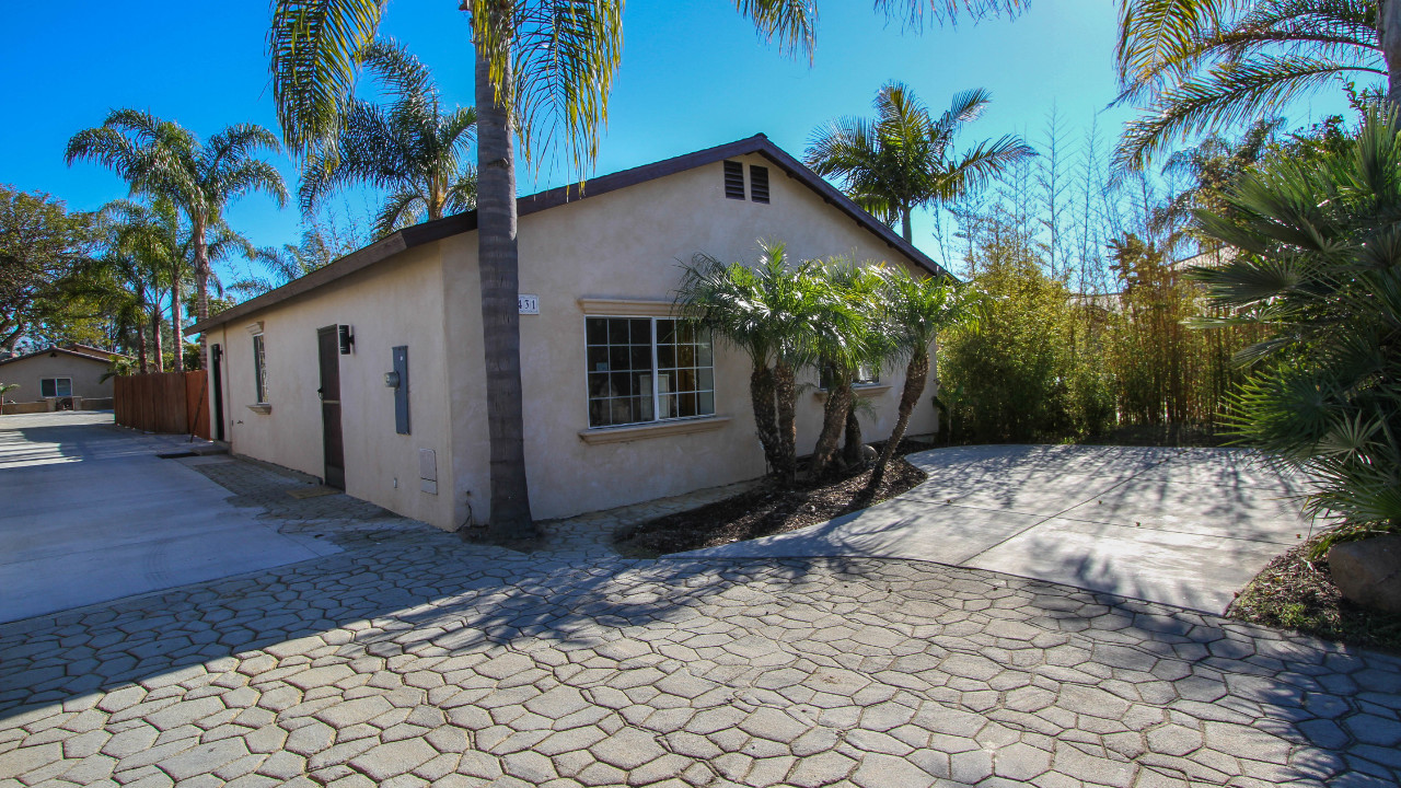 435 Tamarack Ave., Carlsbad, CA, 92008 Scene 1