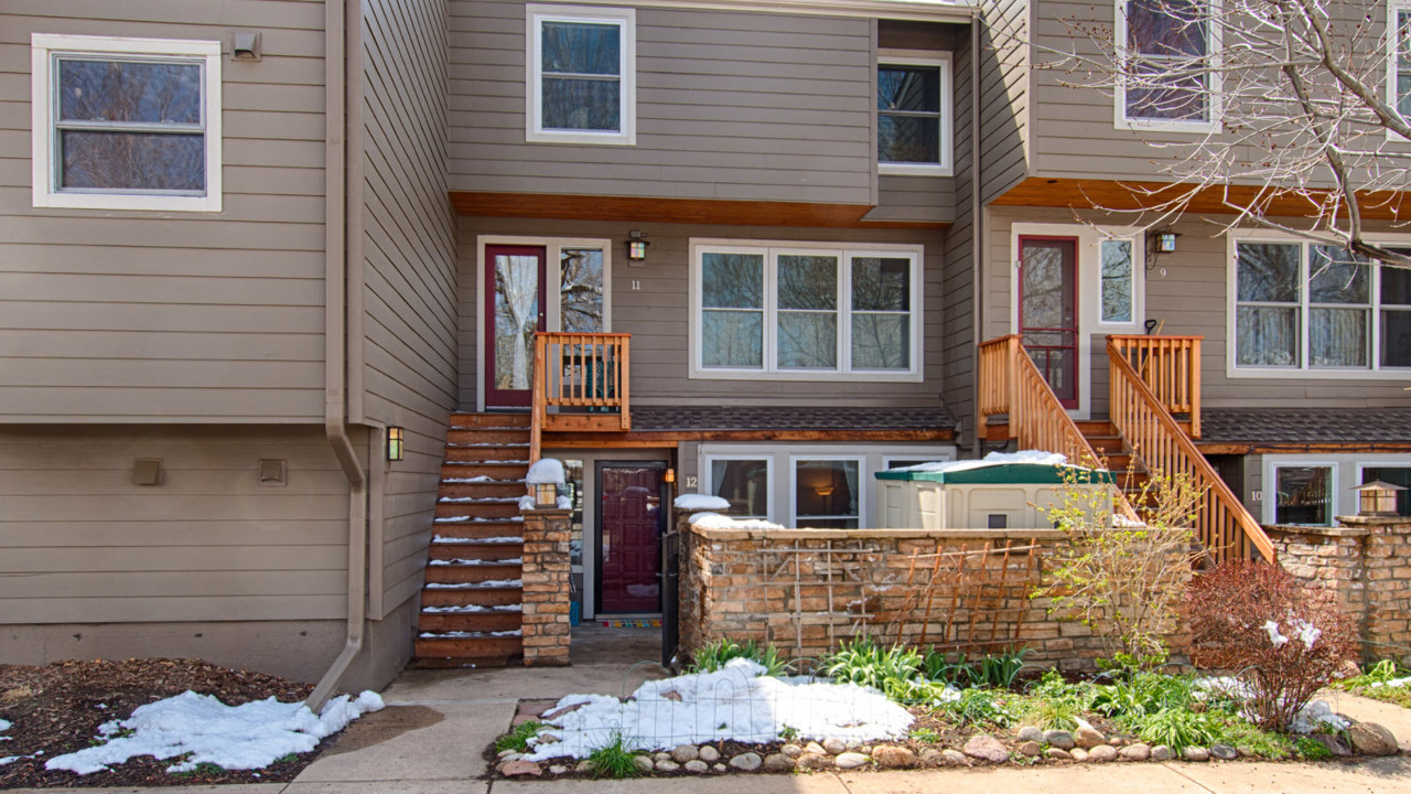 Front Exterior View 1