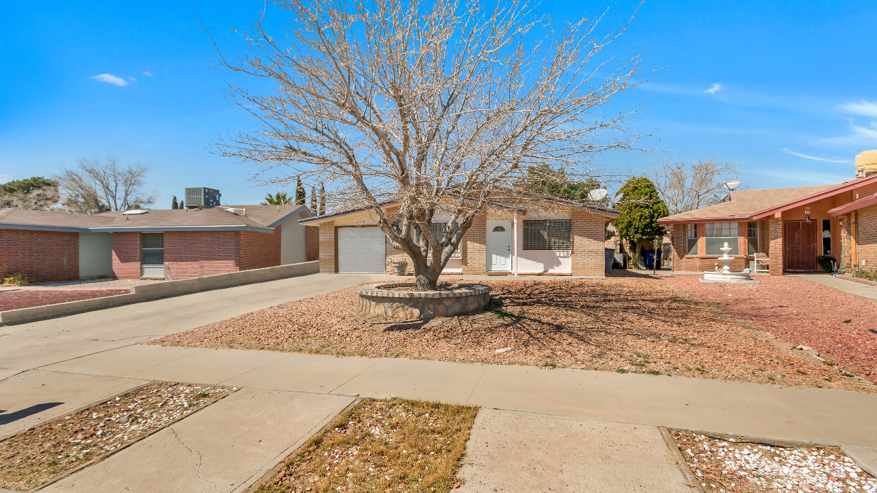 1717 Victor Lopez Dr, El Paso, TX, 79936 Scene 1