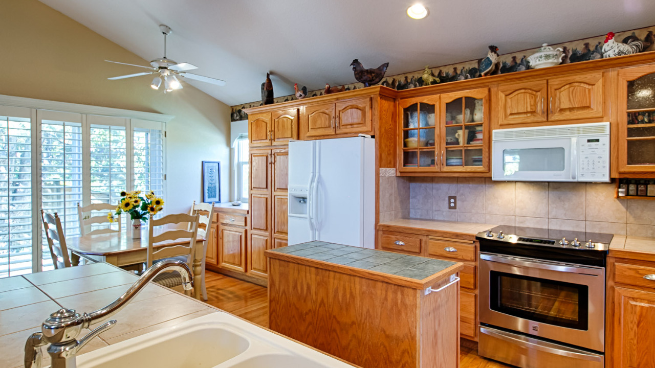 Kitchen with Large Island