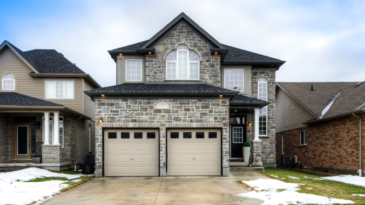 28 Timber Creek Crescent, Cambridge, ON, N1T 0B4 Scene 1