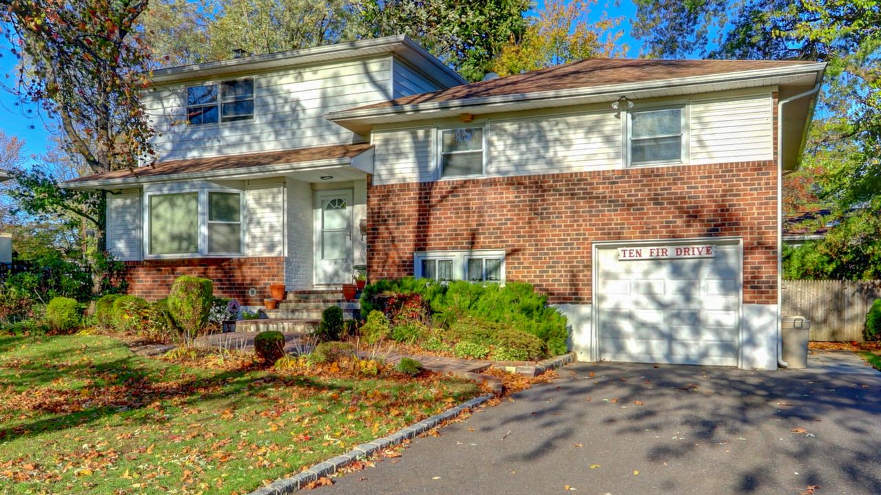 10 Fir Dr, Manhasset Hills, NY, 11040 Scene 2