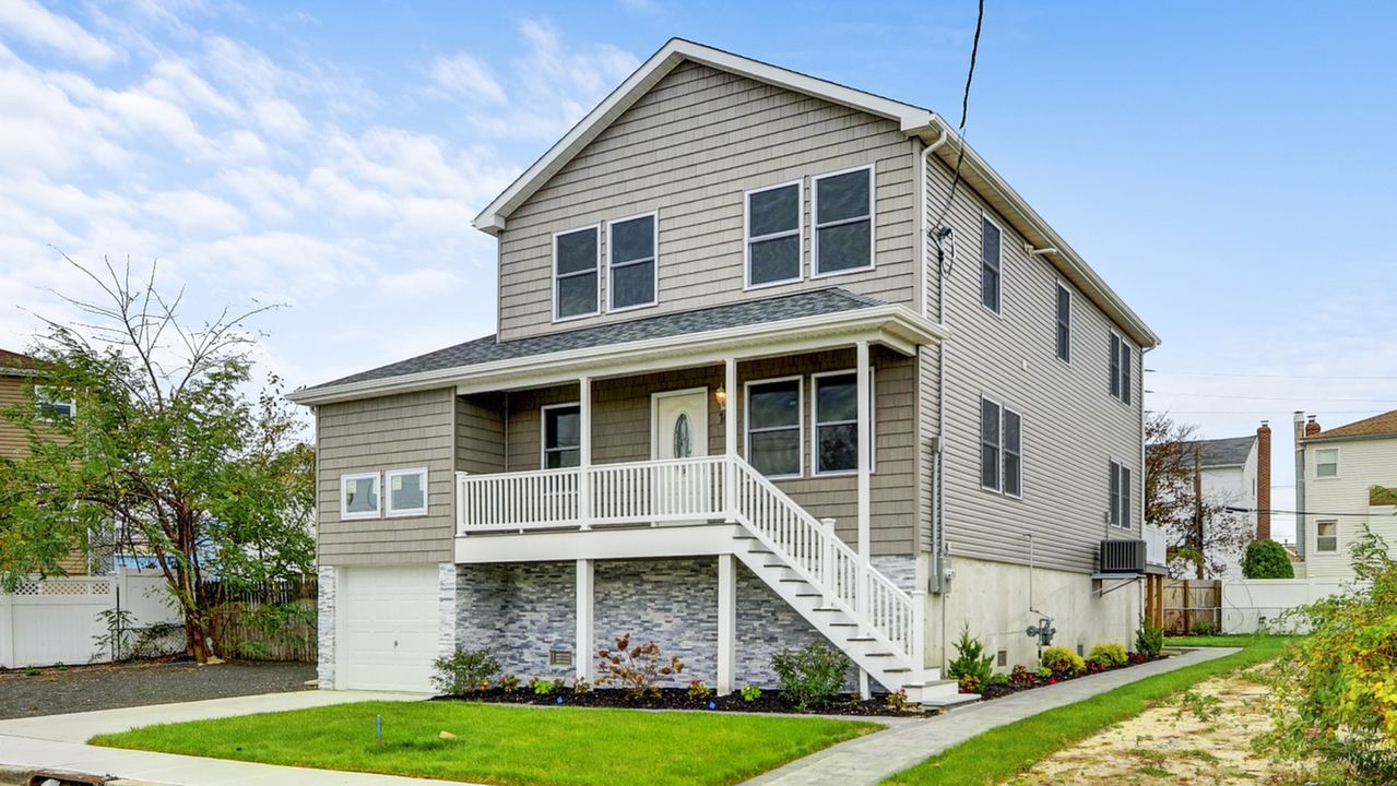 167 Waterford Rd, Island Park, NY, 11558 Scene 2