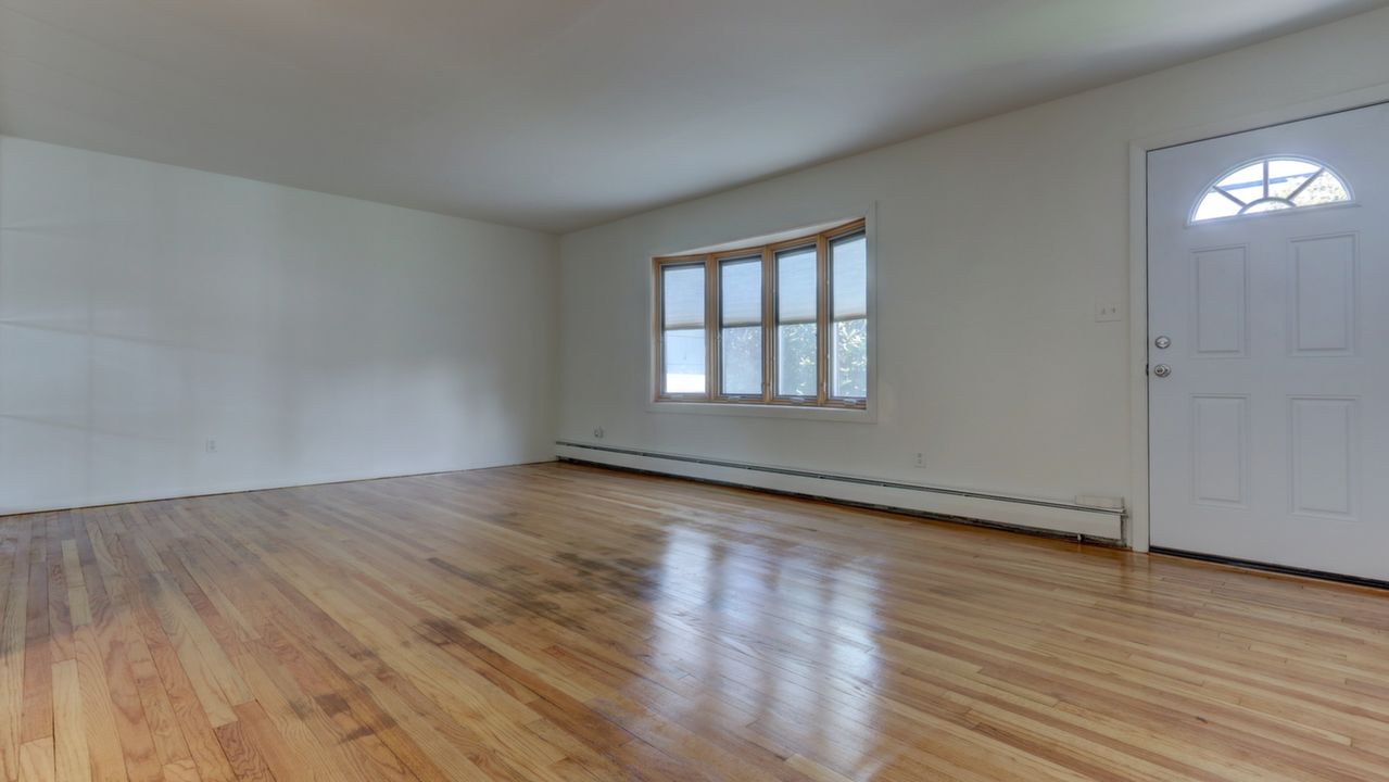 298 Great East Neck Rd, West Babylon, NY, 11704 Scene 3