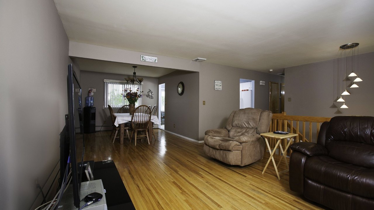 2478 Aron Drive West, Seaford, NY, 11783 Scene 2