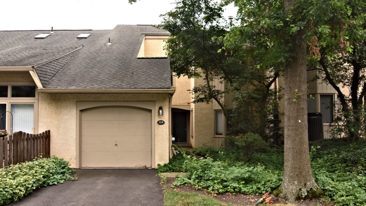 304 Ironwood Cir, Elkins Park, PA, 19027 Scene 1