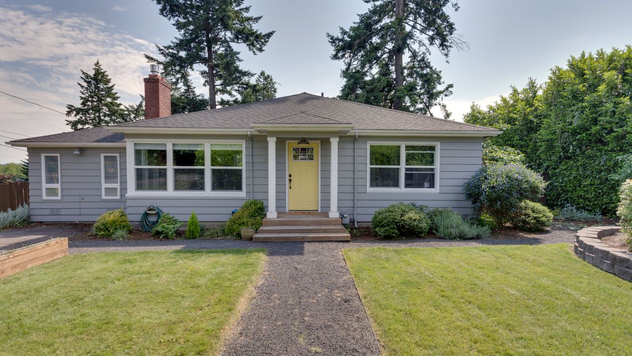 2520 Sunset Ave.,, West Linn, OR, 97068 Scene 1