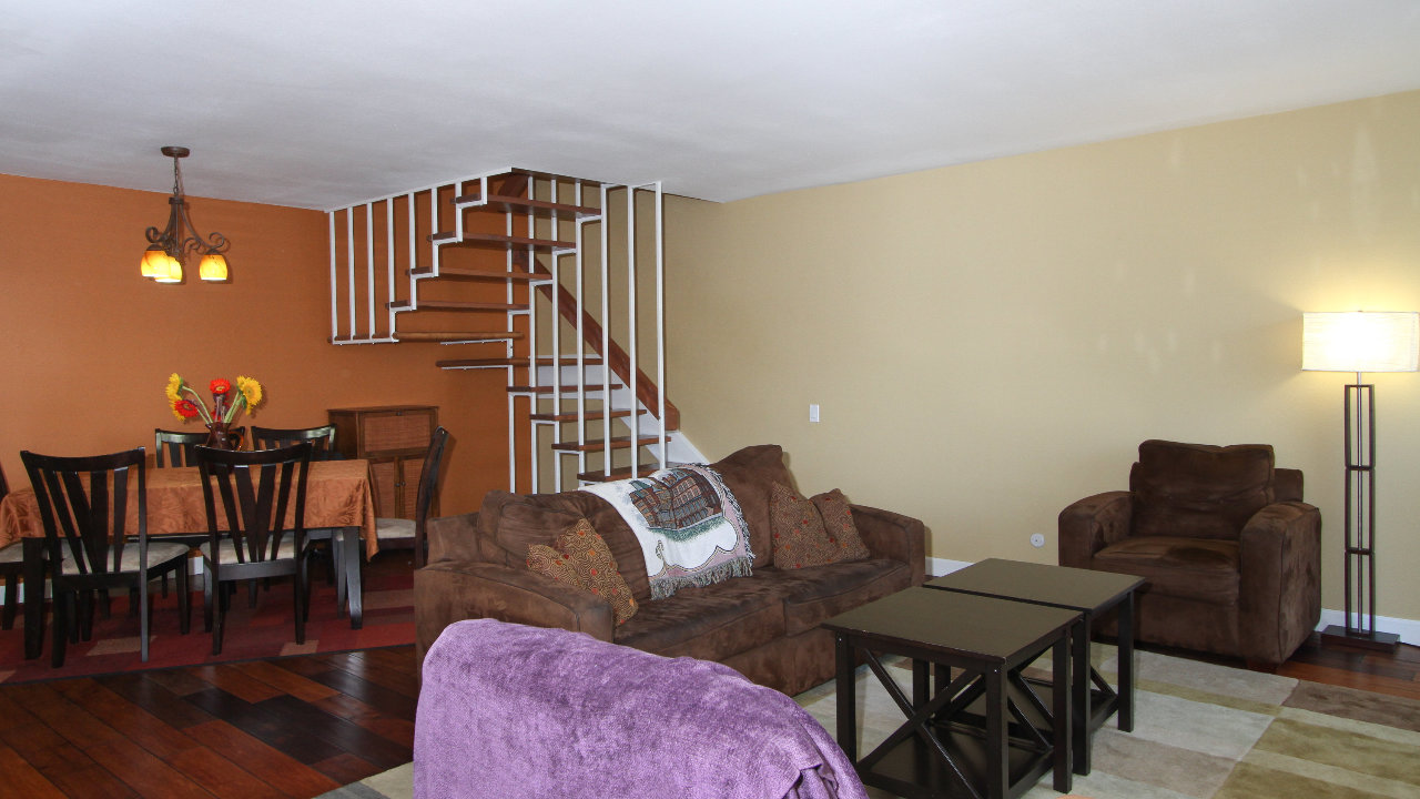 17542 Fairlie Rd., San Diego, CA, 92128 Scene 2