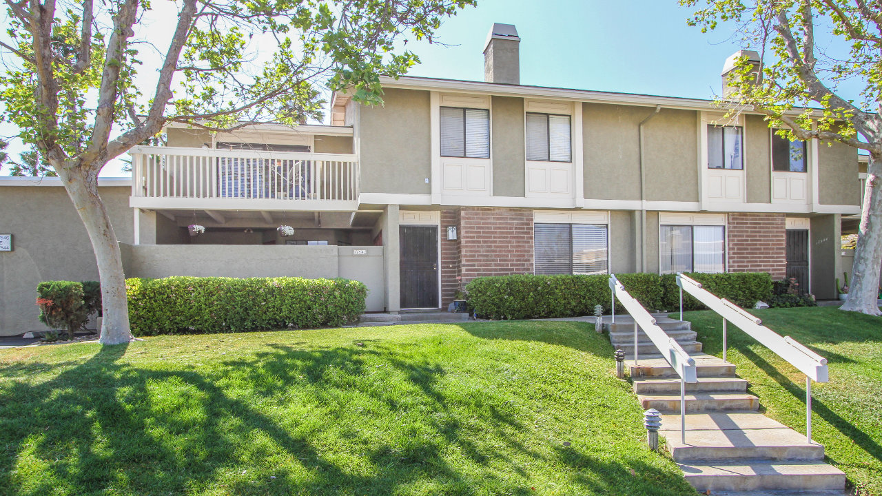 17542 Fairlie Rd., San Diego, CA, 92128 Scene 1