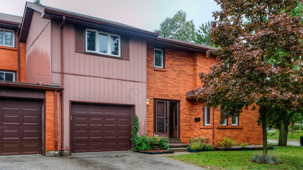 24 - 206 Candlewood Crescent, Waterloo, ON, N2L 5Y9 Scene 1