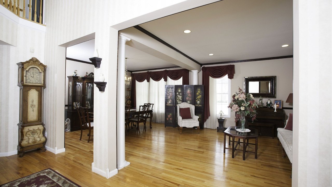 336 Carnation Drive, Farmingdale, NY, 11735 Scene 2