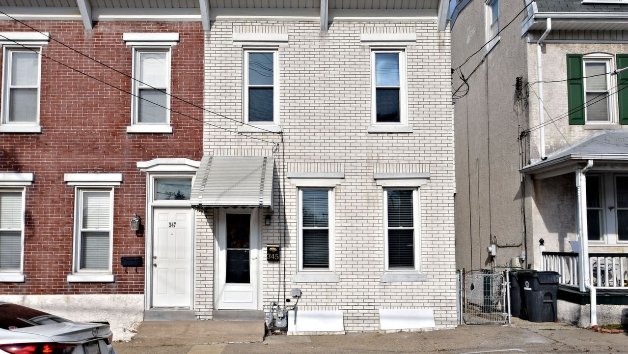 345 Hall St, Phoenixville, PA, 19460 Scene 1