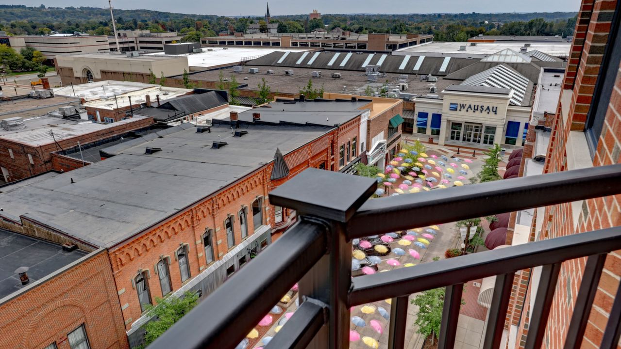 East Deck View to Mall