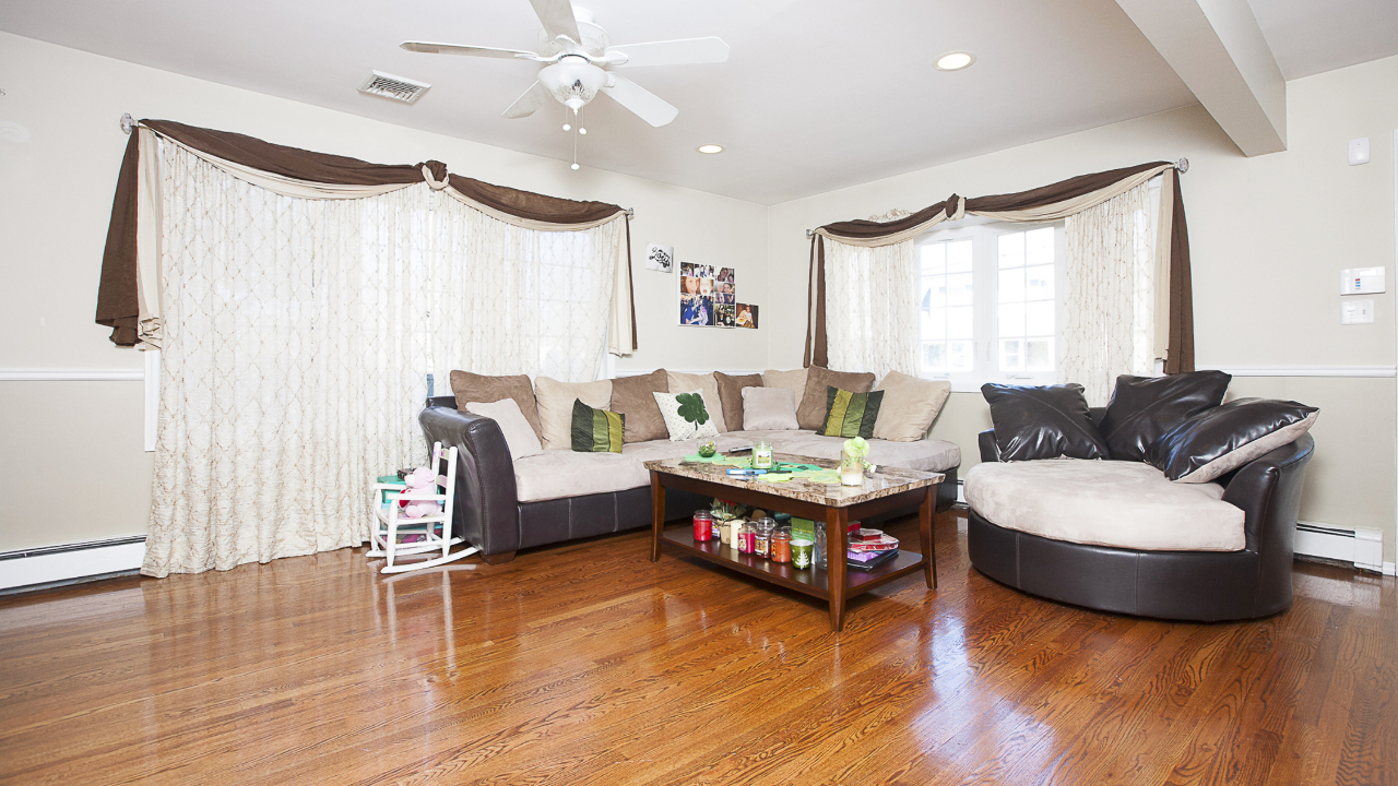 82 Clinton Avenue, Farmingdale, NY, 11735 Scene 3