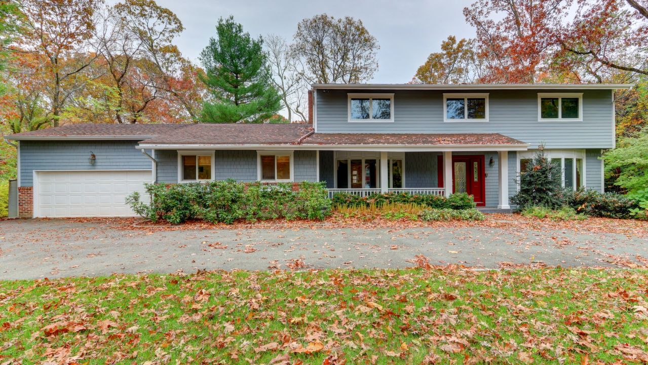 23 Victorian Ln, Brookville, NY, 11545 Scene 1