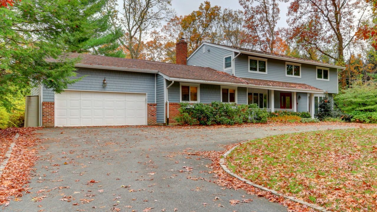 23 Victorian Ln, Brookville, NY, 11545 Scene 2