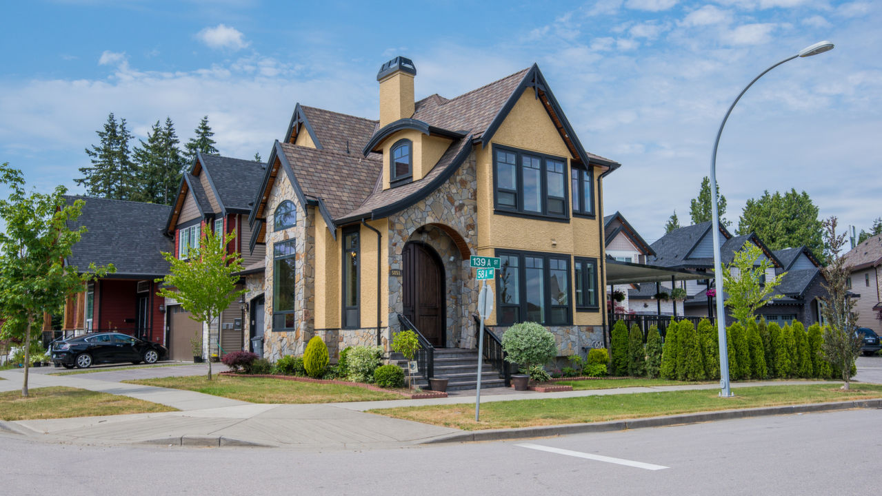 5851 139A St, Surrey, BC, V3X 1G8 Scene 1