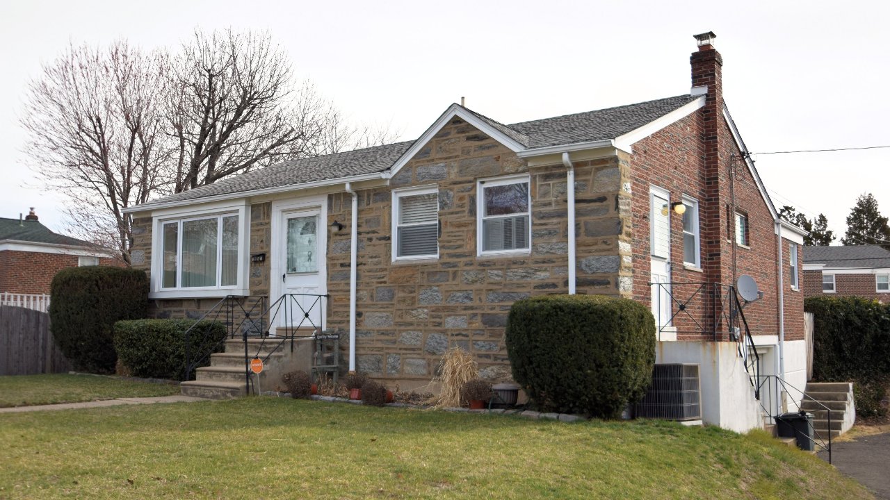 7641 Fairfield St, Philadelphia, PA, 19152 Scene 1