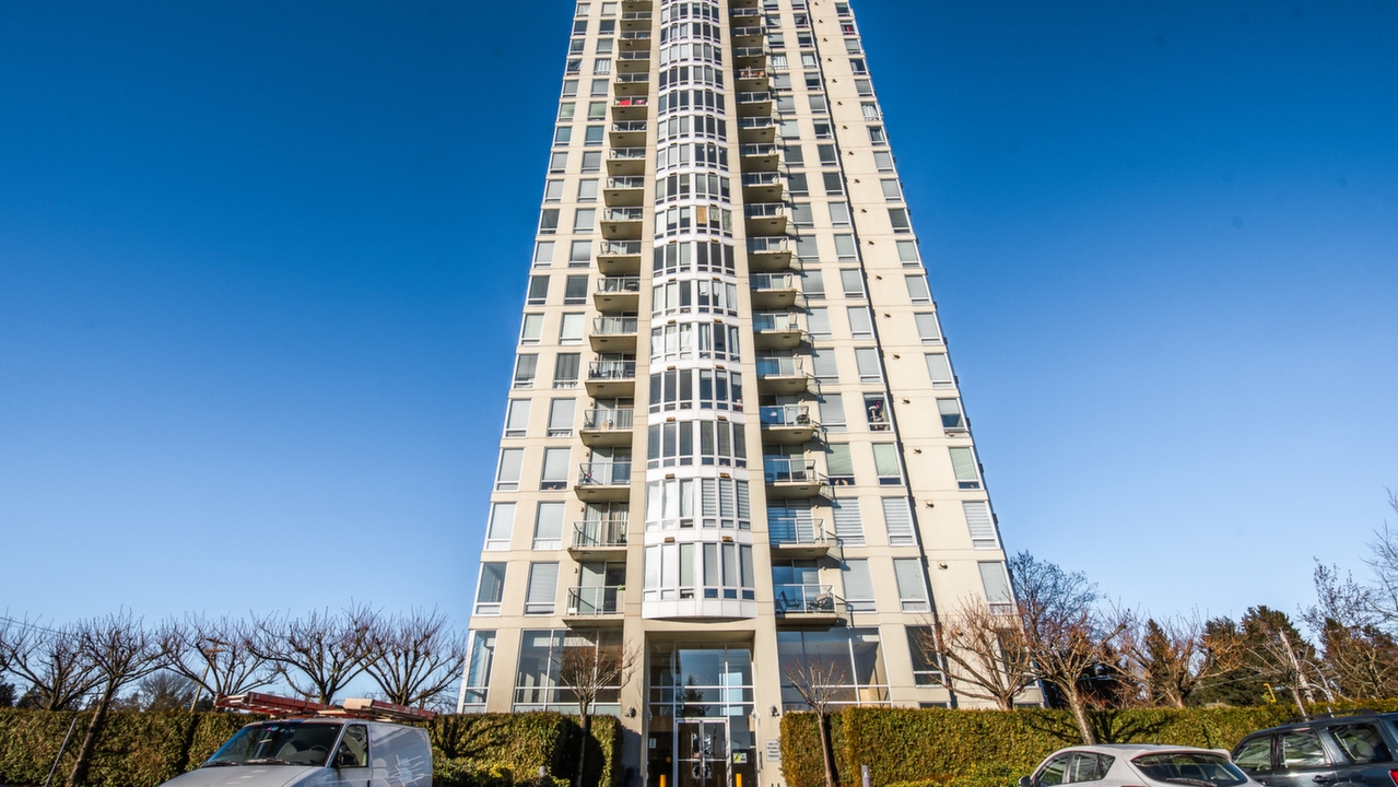 #504 14820 104 Ave., Surrey, BC, V3R 0V9 Scene 1