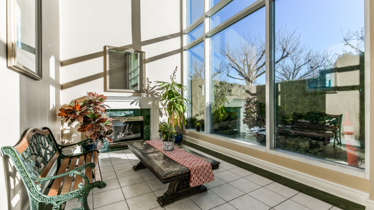 #504 14820 104 Ave., Surrey, BC, V3R 0V9 Scene 2