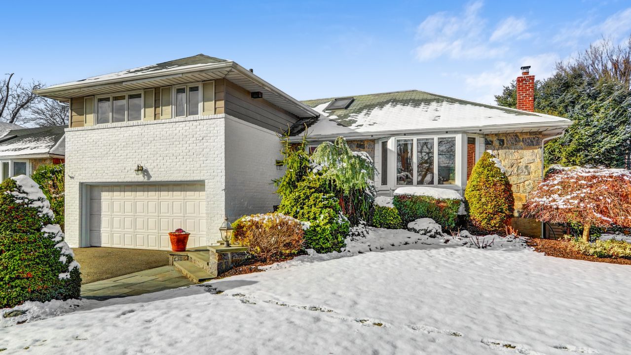 10 Clearland Rd, Syosset, NY, 11791 Scene 2