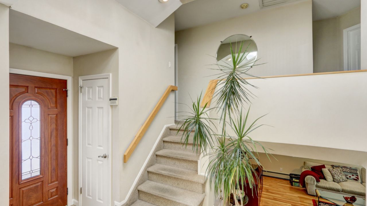 10 Clearland Rd, Syosset, NY, 11791 Scene 3