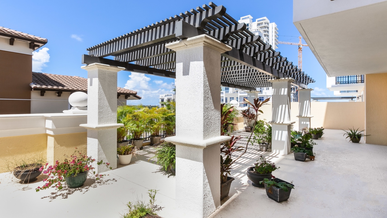 Colonnade-#610-04
