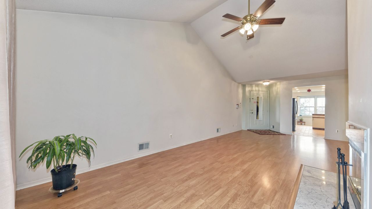 Living Rm_Dining Rm_2