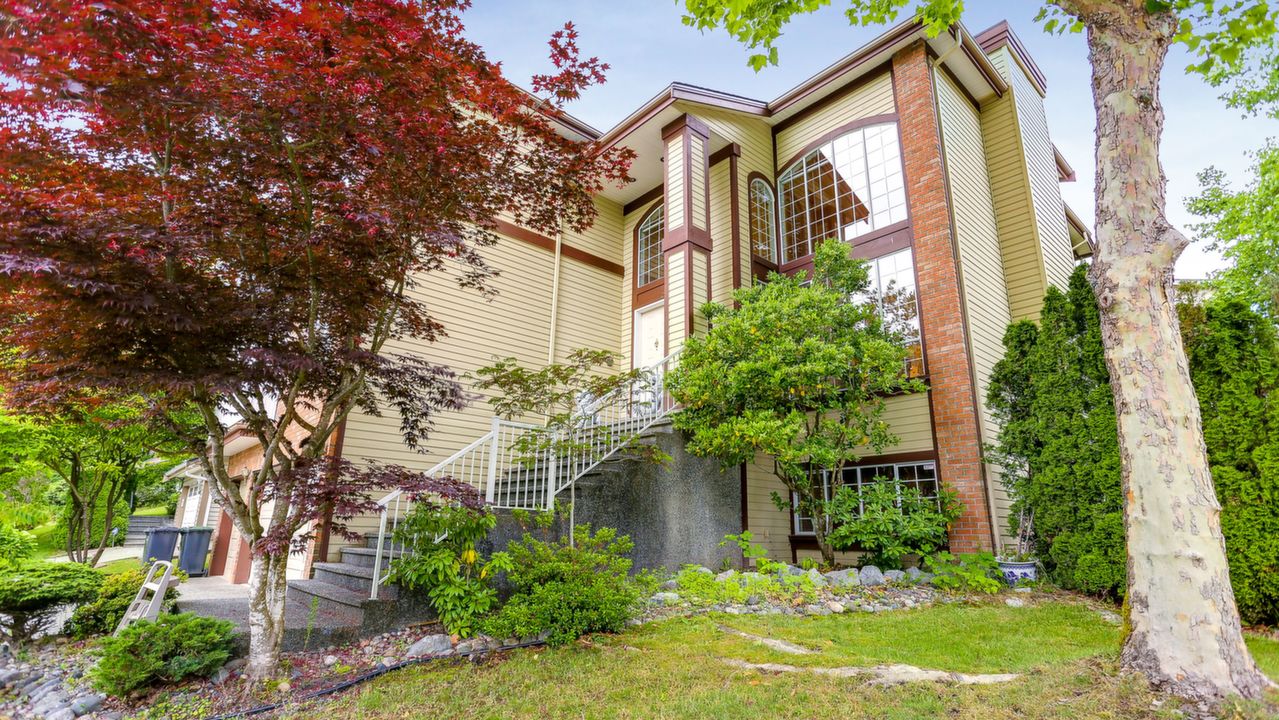 2901 Hedgestone Cr, Coquitlam, BC, V3E 2S2 Scene 2