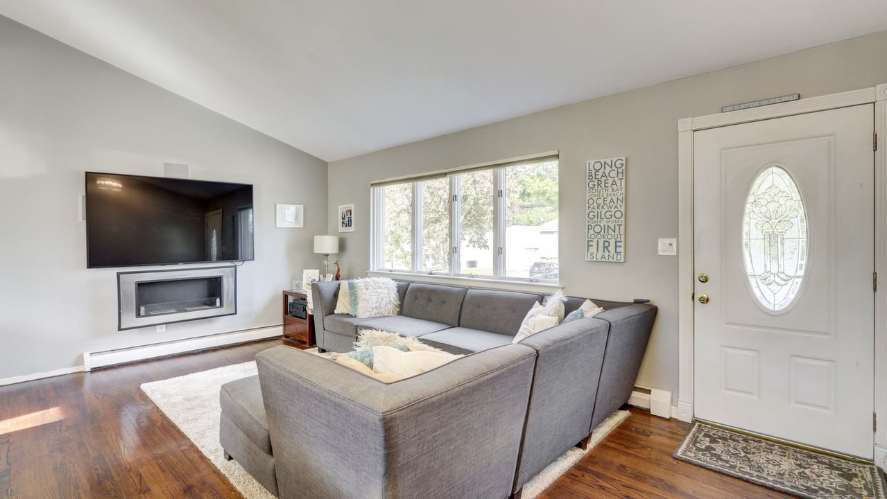 2556 Nelson Dr, Seaford, NY, 11783 Scene 4